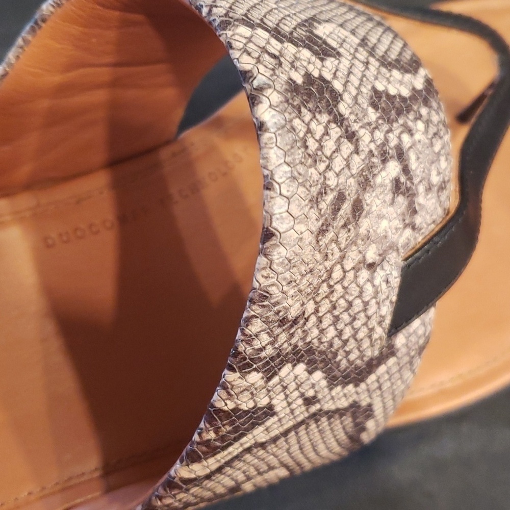 Fitflop Delta Toe thong Snakeskin sandal - Picture 3 of 9